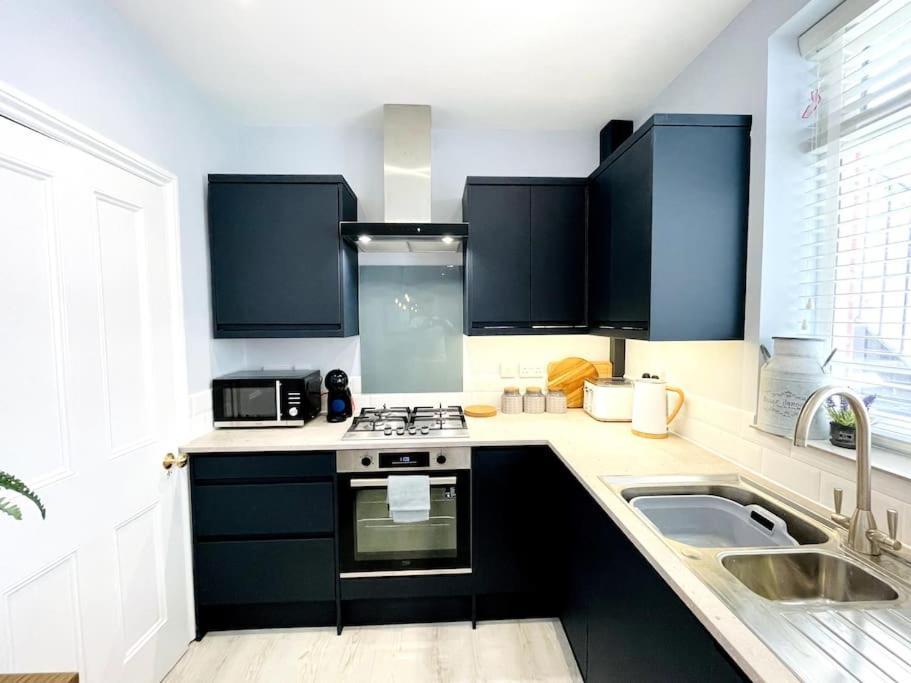 Rookley Villa, 3 Bedroom Family Apartment, เวนท์เนอร์ ภายนอก รูปภาพ